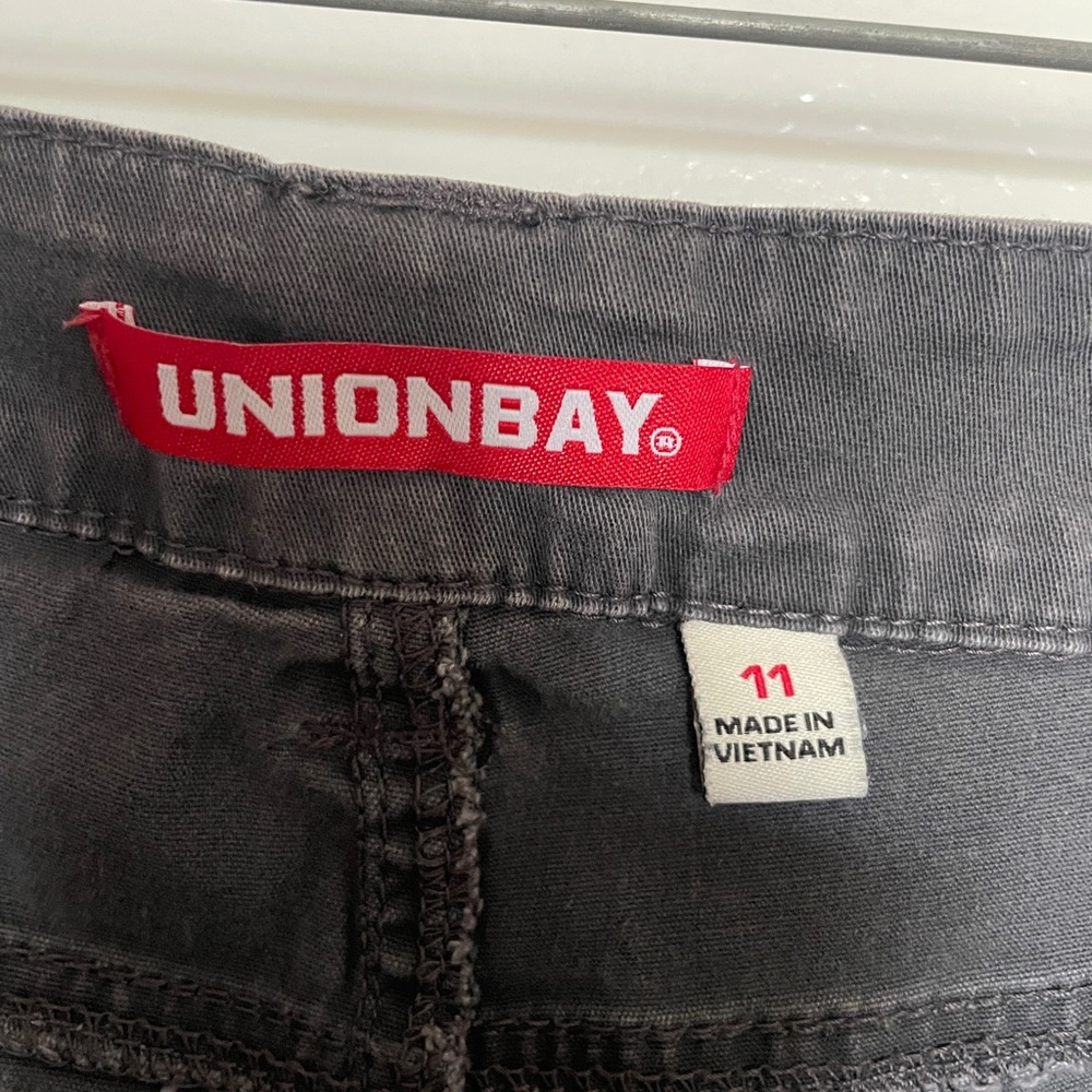 UNIONBAY Gray Cargo Shorts Casual Style SZ 11 - Picture 7 of 9